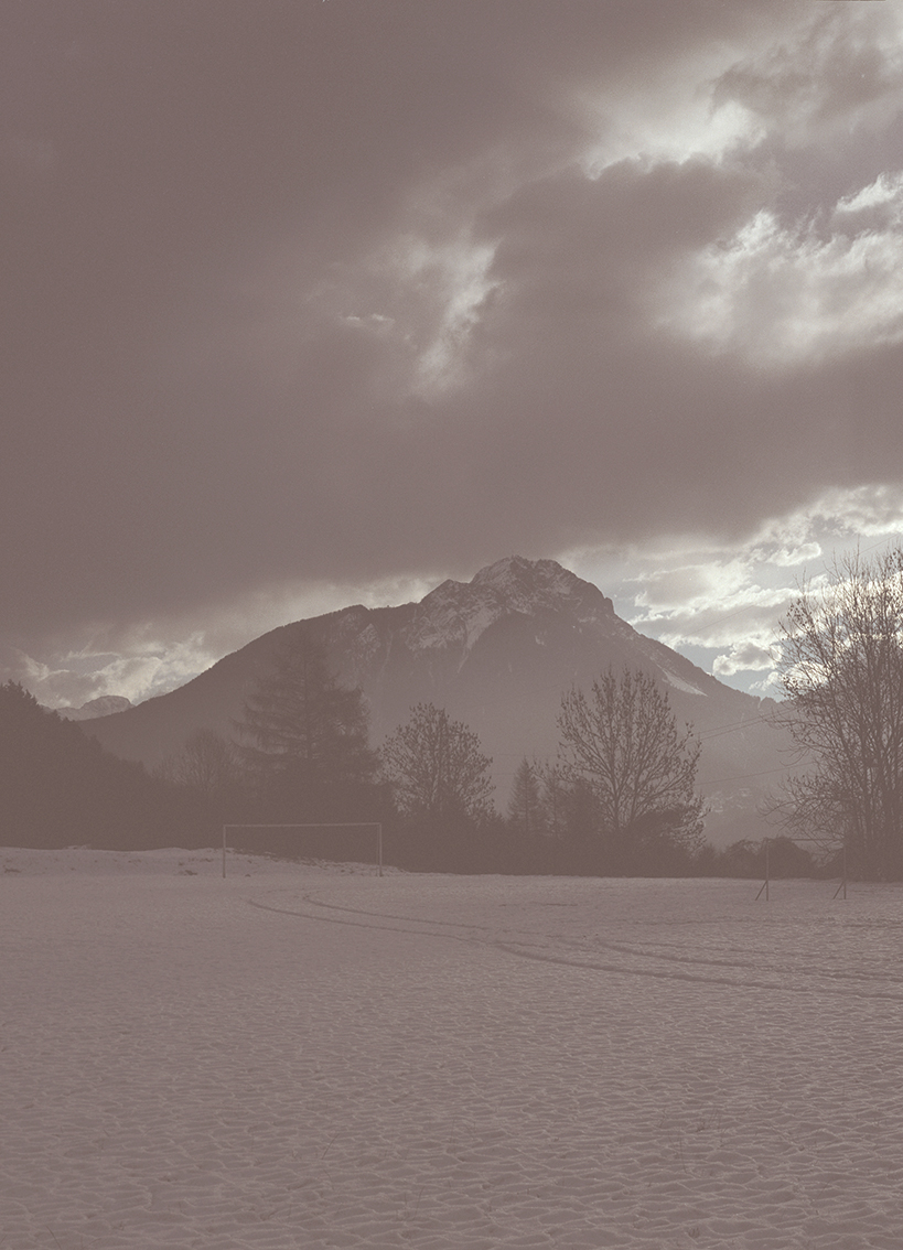a picture of an Italian snowy mountain by Namiko Kitaura