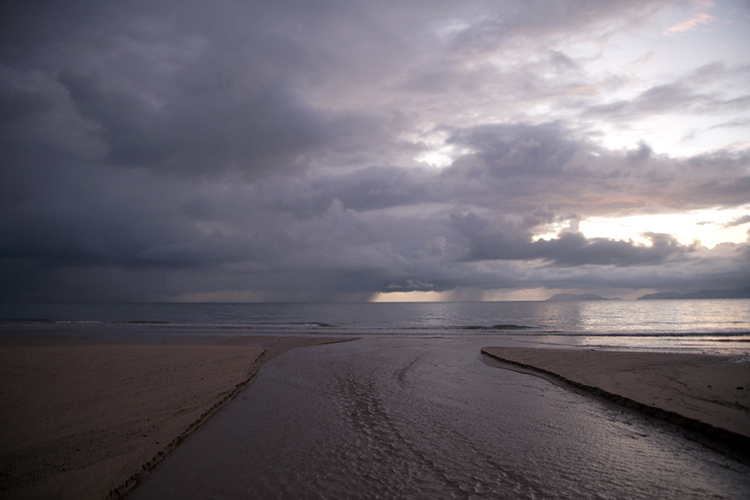 Landscape photography of an Australian beach by Namiko Kitaura